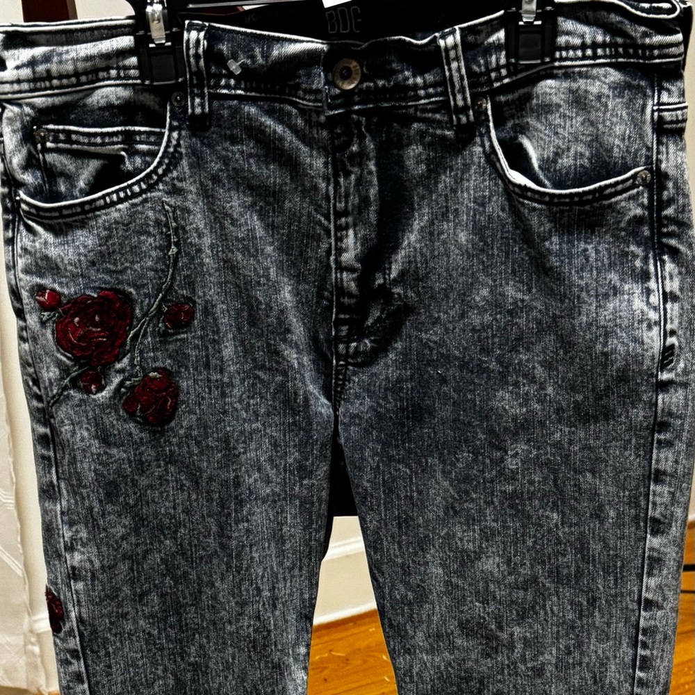 BDG by Urban Outfitters Stylish Acid Wash Skinny Jeans